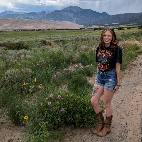 Meet your Posher, Elonia - Picture 1 of 1